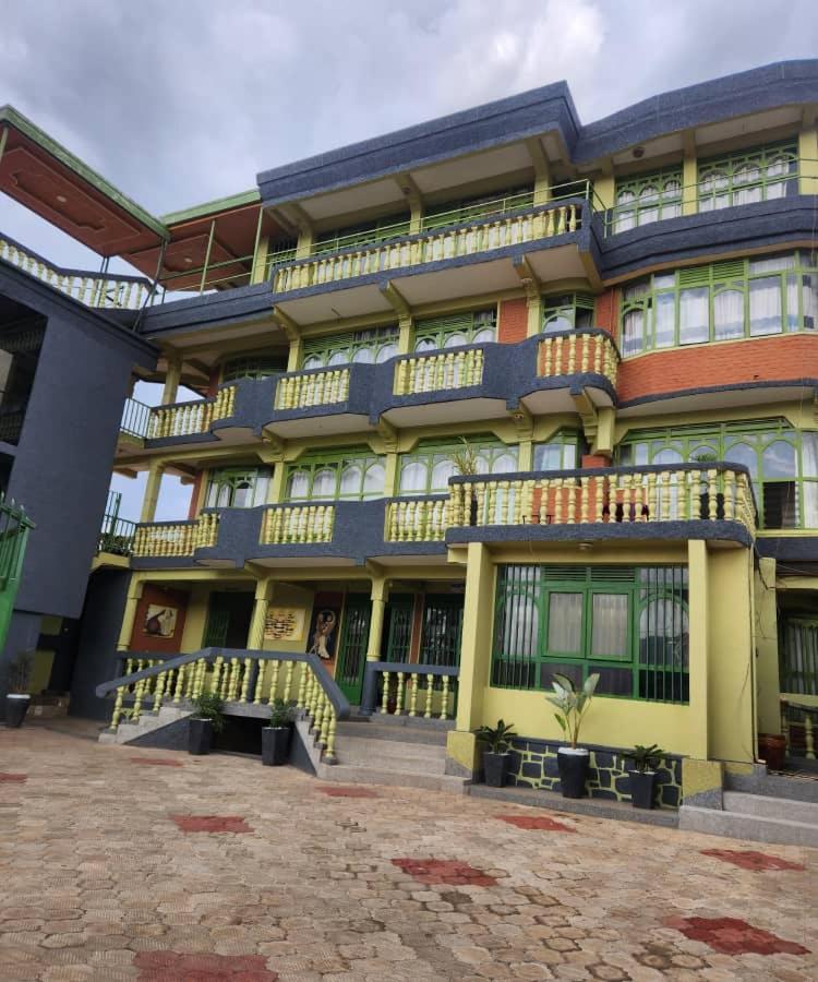 Heartland Hotel Kigali Buitenkant foto