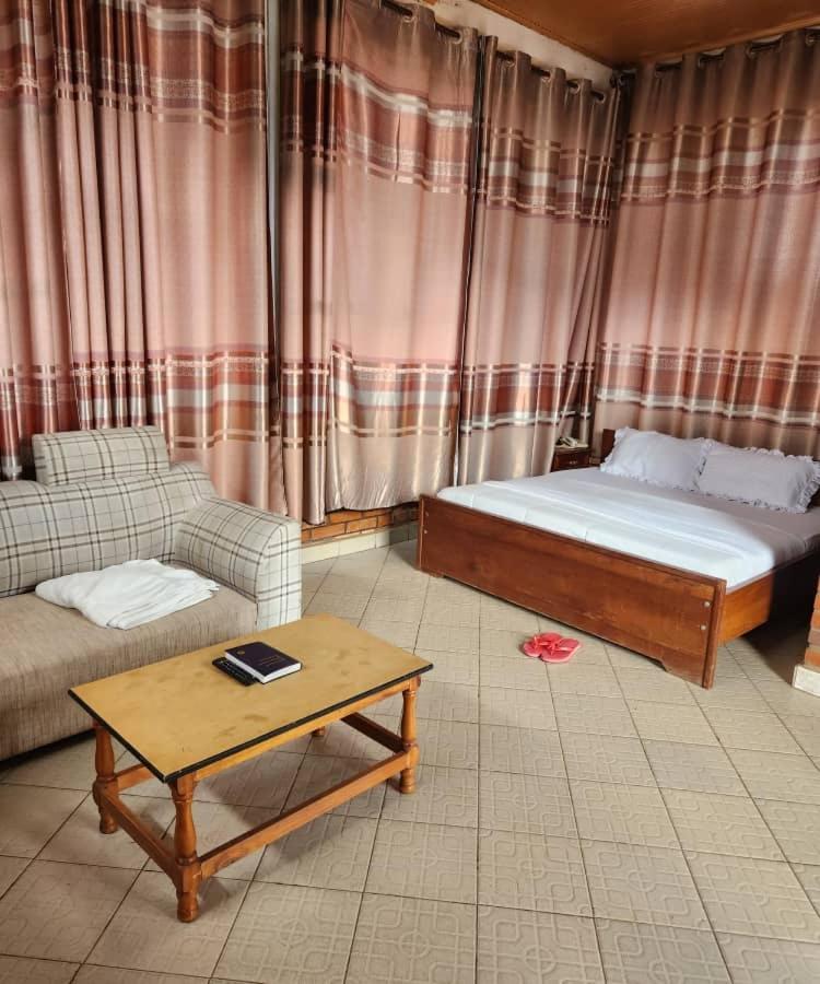 Heartland Hotel Kigali Buitenkant foto